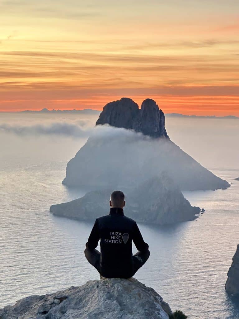 Geführte Wanderung auf Ibiza zum Sonnenuntergang – Ausblick während des Beyond the Sun Erlebnisses